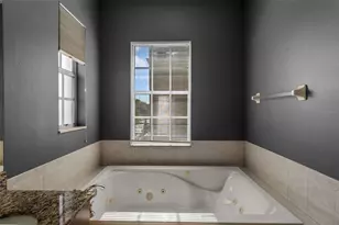 2419 Victoria Gardens Ln, Tampa, FL 33609 - Photo 27