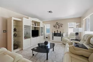 13323 Steves Ct, Spring Hill, FL 34609 - Photo 7