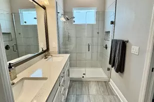 2317 Lindstrom St, Sarasota, FL 34237 - Photo 21