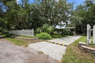 34945 Buck Rd, Zephyrhills, FL 33541 - Photo 3