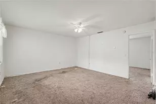 4050 4th St N, Saint Petersburg, FL 33703 - Photo 21