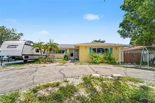 9735 50th Ave N, Madeira Beach, FL 33708 - Photo 3