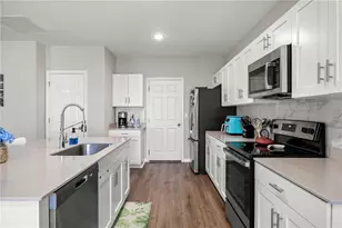 7580 Freesia Trce, Wesley Chapel, FL 33545 - Photo 9