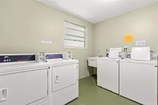 4890 Bay St NE, Saint Petersburg, FL 33703 - Photo 21