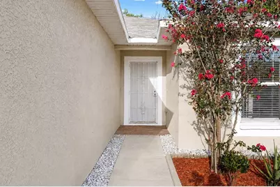 10001 Florence Avenue N, Tampa, FL 33612 - Photo 3
