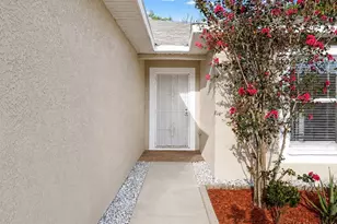 10001 Florence Ave N, Tampa, FL 33612 - Photo 3