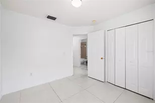 10001 Florence Ave N, Tampa, FL 33612 - Photo 17