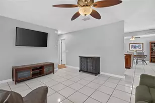 8153 Candlewoode Dr, Largo, FL 33773 - Photo 11