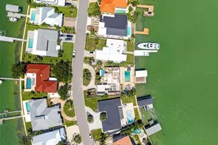 246 Bayside Dr, Clearwater Beach, FL 33767 - Photo 35