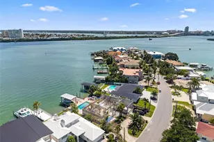 246 Bayside Dr, Clearwater Beach, FL 33767 - Photo 27