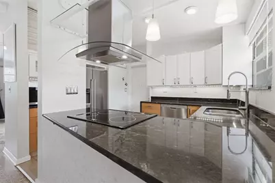 609 W River Drive, Tampa, FL 33617 - Photo 13