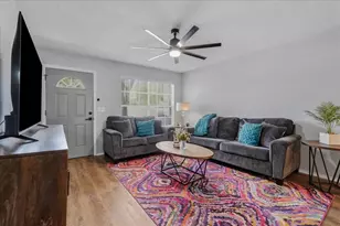 2120 Fletchers Point Cir, Tampa, FL 33613 - Photo 3