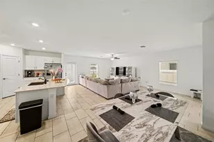 35194 Ackley Trce, Zephyrhills, FL 33541 - Photo 9