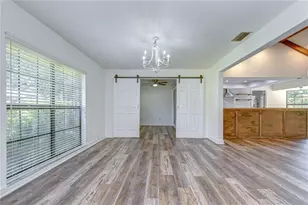 1101 Oakridge Manor Dr, Brandon, FL 33511 - Photo 5