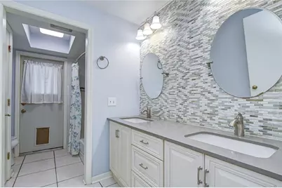 1101 Oakridge Manor Drive, Brandon, FL 33511 - Photo 25