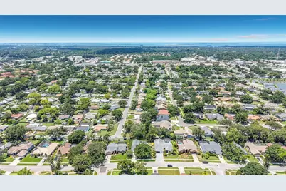 3390 Lake Shore Lane, Clearwater, FL 33761 - Photo 51