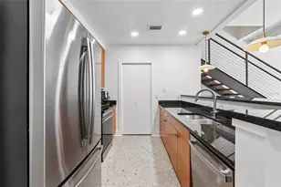 1010 Central Ave, Saint Petersburg, FL 33705 - Photo 5