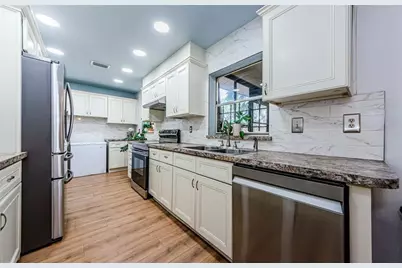 7241 56th Avenue N, Saint Petersburg, FL 33709 - Photo 9