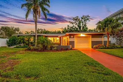 328 Bayview Drive NE, Saint Petersburg, FL 33704 - Photo 1