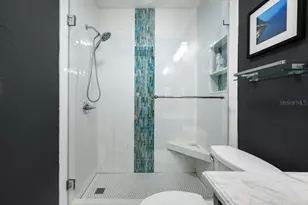 328 Bayview Dr NE, Saint Petersburg, FL 33704 - Photo 23