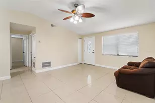 9014 Wheathill Way, Tampa, FL 33615 - Photo 3