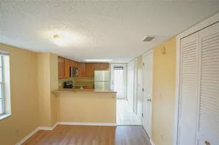 2263 Fletchers Point Cir, Tampa, FL 33613 - Photo 9