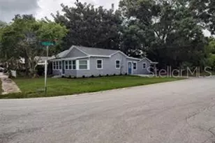 301 Mystic Lake Dr N, Saint Petersburg, FL 33702 - Photo 29