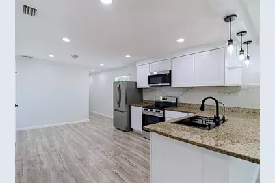 10009 N Florence Avenue, Tampa, FL 33612 - Photo 13