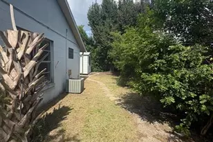 10407 N 25th St, Tampa, FL 33612 - Photo 13