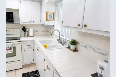 4575 Cove Circle #506, Saint Petersburg, FL 33708 - Photo 3