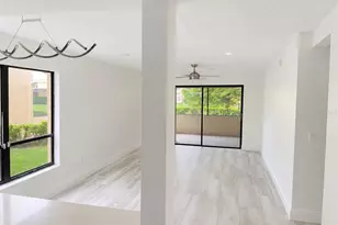 4965 Puritan Cir, Tampa, FL 33617 - Photo 7