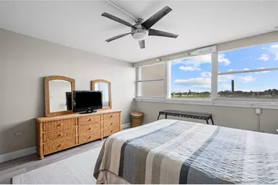 450 Treasure Island Causeway #311, Saint Petersburg, FL 33706 - Photo 17
