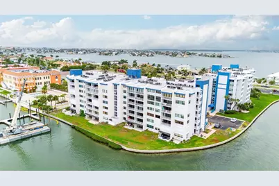 450 Treasure Island Causeway #311, Saint Petersburg, FL 33706 - Photo 1