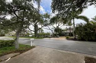 1307 Belcher Dr, Tarpon Springs, FL 34689 - Photo 25