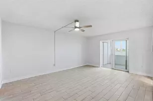 4775 Cove Cir, Saint Petersburg, FL 33708 - Photo 11