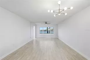 4775 Cove Cir, Saint Petersburg, FL 33708 - Photo 9