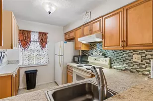 11110 Carriage Hill Dr, Port Richey, FL 34668 - Photo 15