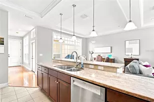 2557 W Platt St, Tampa, FL 33609 - Photo 11