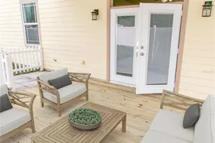37450 Picketts Mill Ave, Zephyrhills, FL 33542 - Photo 9