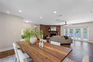 4221 Riverhills Dr, Tampa, FL 33617 - Photo 19