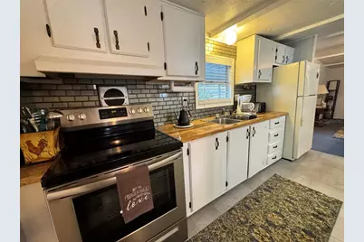 1710 7th Street SW #2, Ruskin, FL 33570 - Photo 3