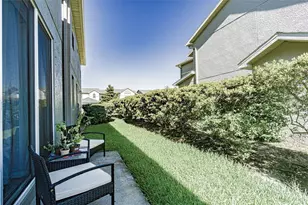 1031 Paseo Del Rio NE, Saint Petersburg, FL 33702 - Photo 25