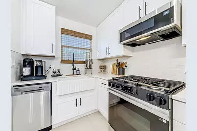5935 30th Avenue S #104, Gulfport, FL 33707 - Photo 7