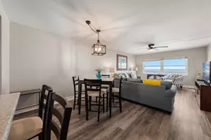 1270 Gulf Blvd, Clearwater Beach, FL 33767 - Photo 9