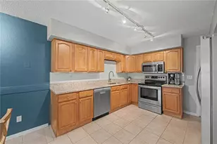 13302 Arena Pl, Tampa, FL 33612 - Photo 9
