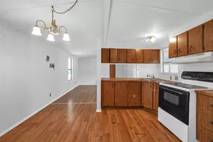 242 Candlewood Dr, Lake Wales, FL 33898 - Photo 11