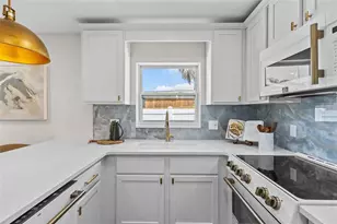 1782 Mississippi Ave NE, Saint Petersburg, FL 33703 - Photo 7
