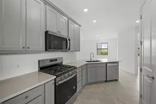 18604 Harbor Sands Pl, Lakewood Ranch, FL 34211 - Photo 5