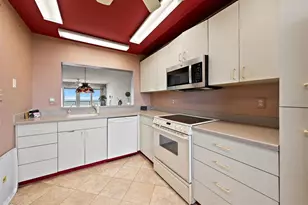 1250 Gulf Blvd, Clearwater Beach, FL 33767 - Photo 5