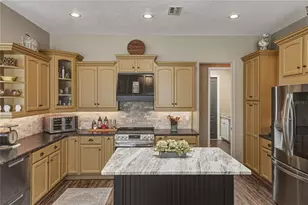 37405 Highridge Dr, Dade City, FL 33525 - Photo 17